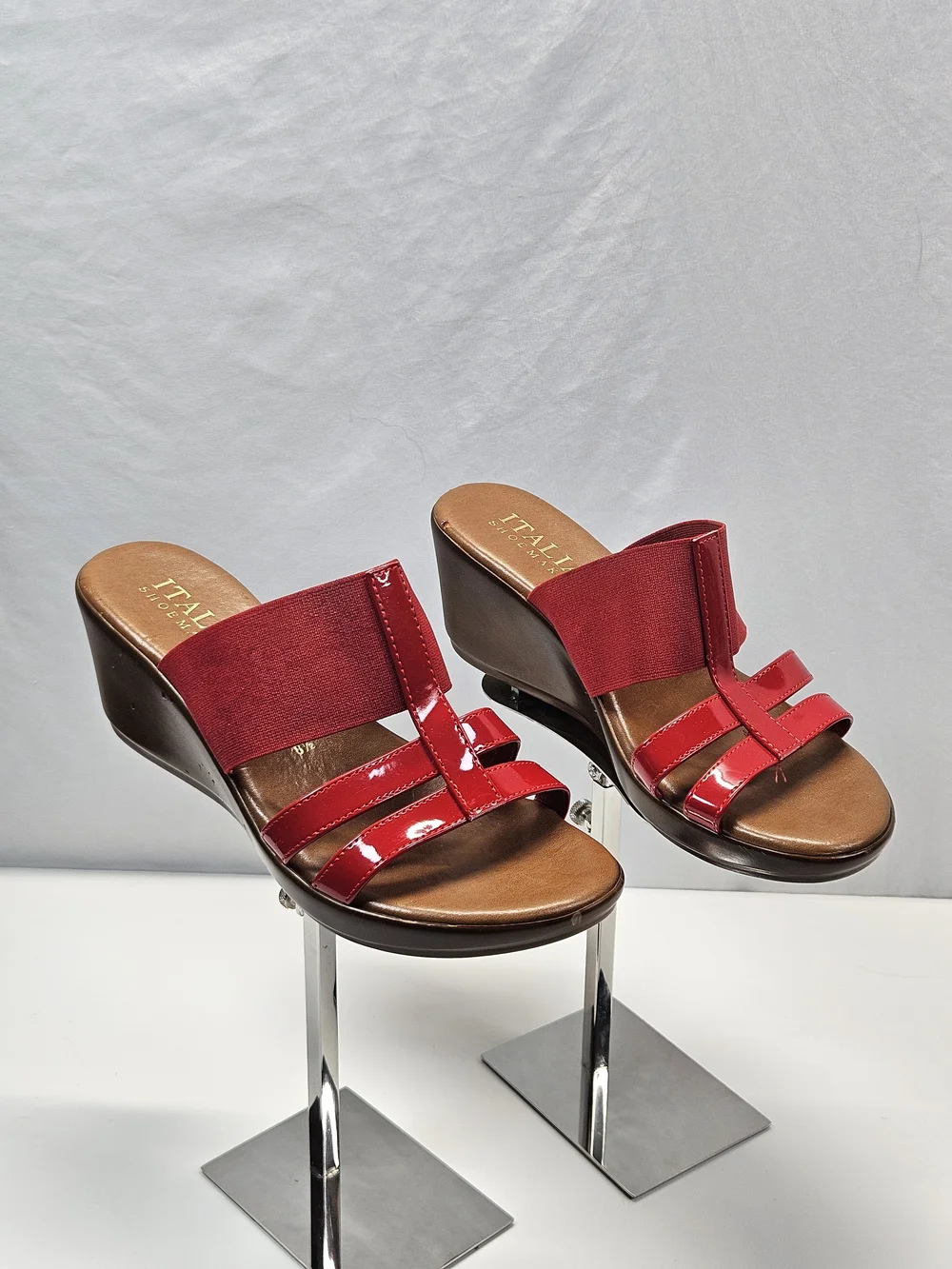 Italian Shoemakers Red Wedge Sandals Patent T-Strap Elastic Slide Open Toe 8.5